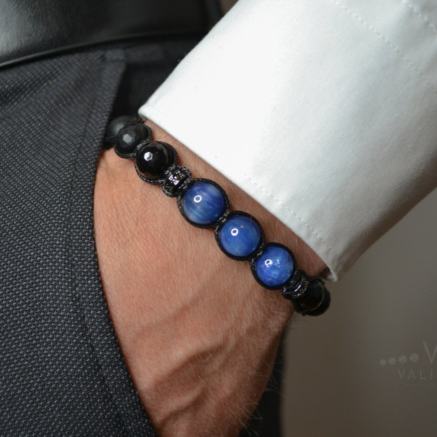 Men's Blue Kyanite Beaded Bracelet Black Onyx Bracelet Gift for Men Man Kyanite Bracelet Macrame Bracelet Crystal Bracelet Men's Gift - Shamballa Bracelet - Mantra Bracelet - Yoga Bracelet - Birthstone Bracelet - Gemstone Bracelet Men - Chakra Bracelet - Macrame Bracelet - Healing Bracelet - Gift for Father - Gift For Men - Valinde