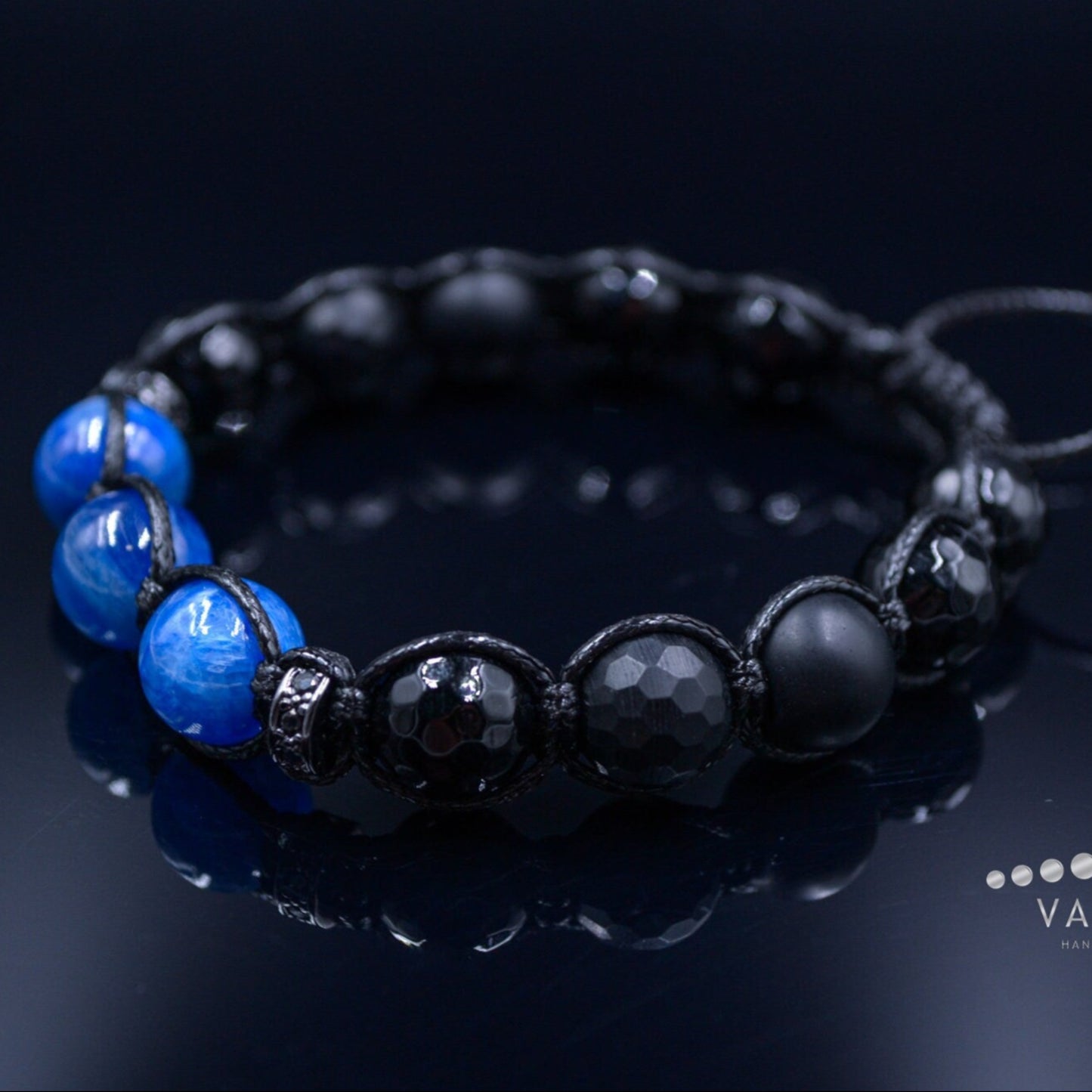 Men's Blue Kyanite Beaded Bracelet Black Onyx Bracelet Gift for Men Man Kyanite Bracelet Macrame Bracelet Crystal Bracelet Men's Gift - Shamballa Bracelet - Mantra Bracelet - Yoga Bracelet - Birthstone Bracelet - Gemstone Bracelet Men - Chakra Bracelet - Macrame Bracelet - Healing Bracelet - Gift for Father - Gift For Men - Valinde