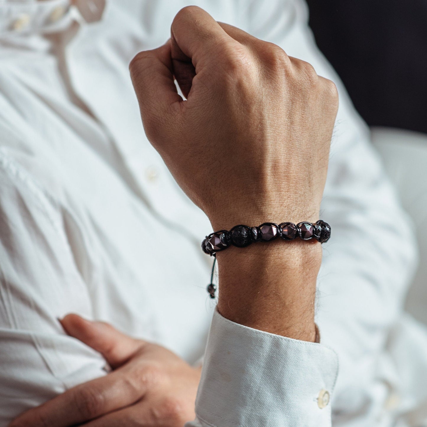 Men's Garnet Beaded Brcaelet - Black Agate & Lava Stone Bracelet - Adjustable Crystal Bracelet - Gift for Men - Macrame Bracelet for Men - Shamballa Bracelet - Birthstone Bracelet - Gemstone Bracelet Men - Chakra Bracelet - Macrame Bracelet - Healing Bracelet - Valinde