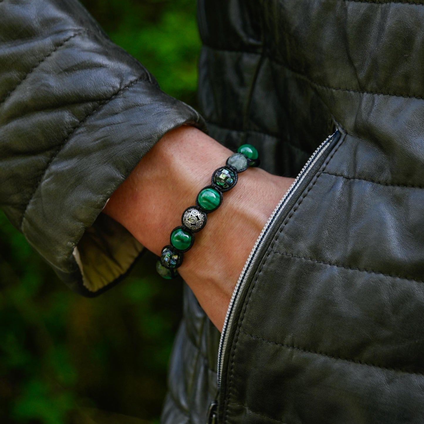 Men's Malachite & Abalone Shell 925 Sterling Silver Bead Gemstone Bracelet, Healing Crystal Jewelry, Gift for Him - Shamballa Bracelet - Mantra Bracelet - Yoga Bracelet - Birthstone Bracelet - Gemstone Bracelet Men - Chakra Bracelet - Macrame Bracelet - Healing Bracelet - Gift for Father - Gift For Men - Valinde