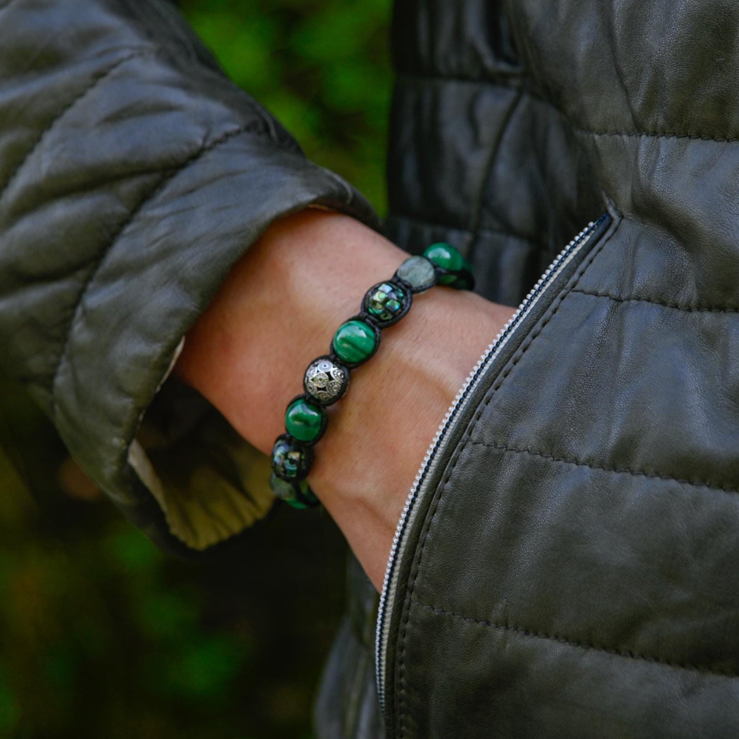 Men's Malachite & Abalone Shell 925 Sterling Silver Bead Gemstone Bracelet, Healing Crystal Jewelry, Gift for Him - Shamballa Bracelet - Mantra Bracelet - Yoga Bracelet - Birthstone Bracelet - Gemstone Bracelet Men - Chakra Bracelet - Macrame Bracelet - Healing Bracelet - Gift for Father - Gift For Men - Valinde