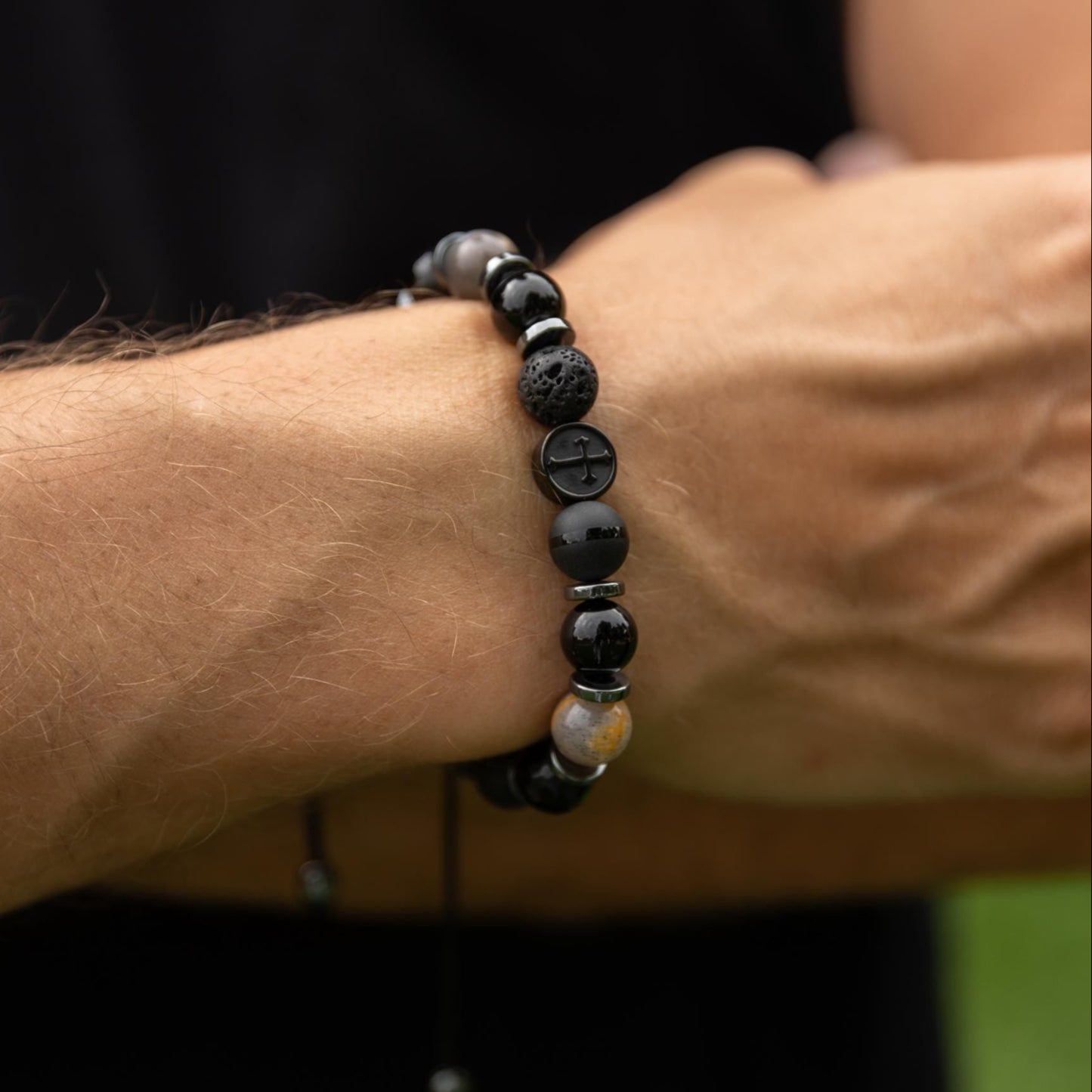 Cross Bead Bracelet Men, Men's Black Onyx Agate Lava Stone Hematite Sunstone Bracelet, Adjustable Bracelet, Gift for Men, Gemstone Bracelet - Shamballa Bracelet - Mantra Bracelet - Yoga Bracelet - Birthstone Bracelet - Gemstone Bracelet Men - Chakra Bracelet - Macrame Bracelet - Healing Bracelet - Gift for Father - Gift For Men - Valinde
