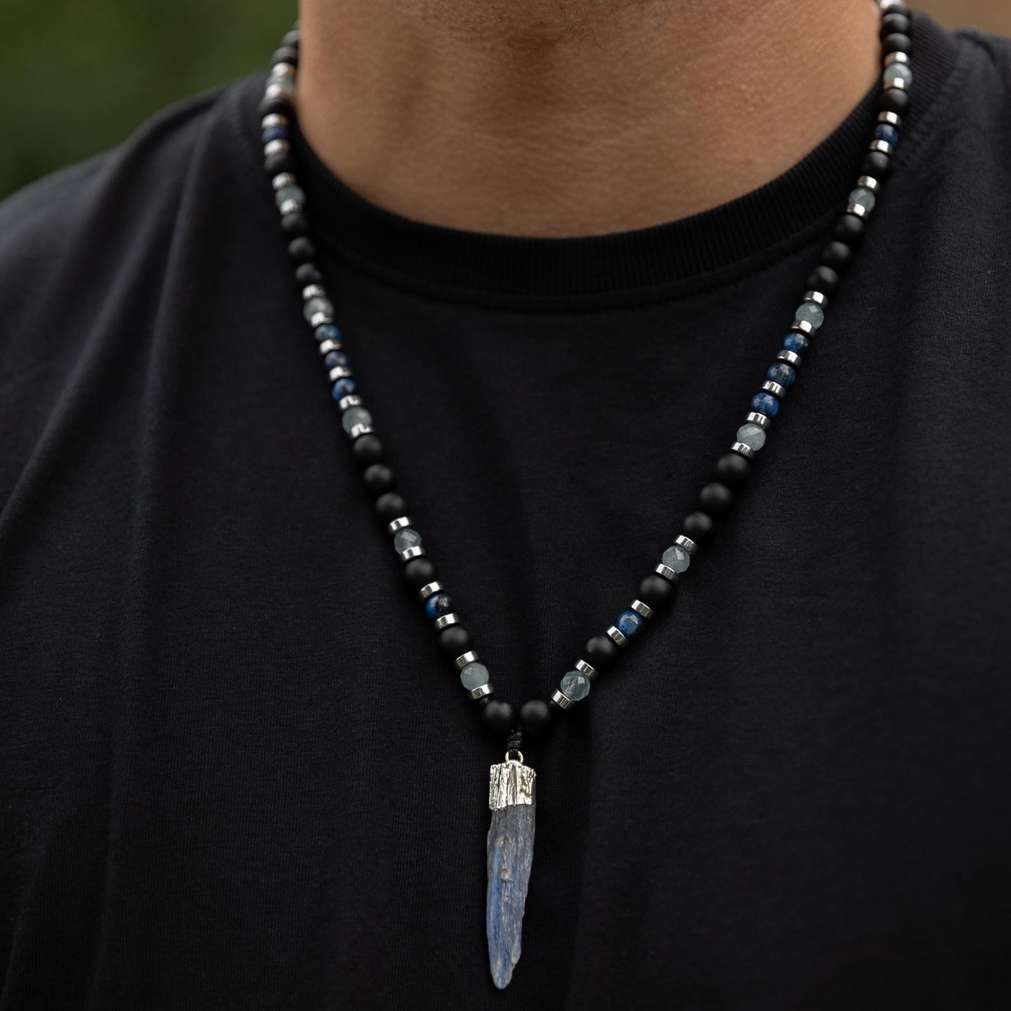 Men's Kyanite Long Necklace, Raw Kyanite Pendant Necklace, Aquamarine Onyx Crystal Beaded Necklace, Gift for Men,Adjustable Necklace for Men - Shamballa Necklace - Birthstone Necklace - Gemstone Necklace Men - Chakra Necklace - Macrame Necklace - Healing Necklace - Valinde