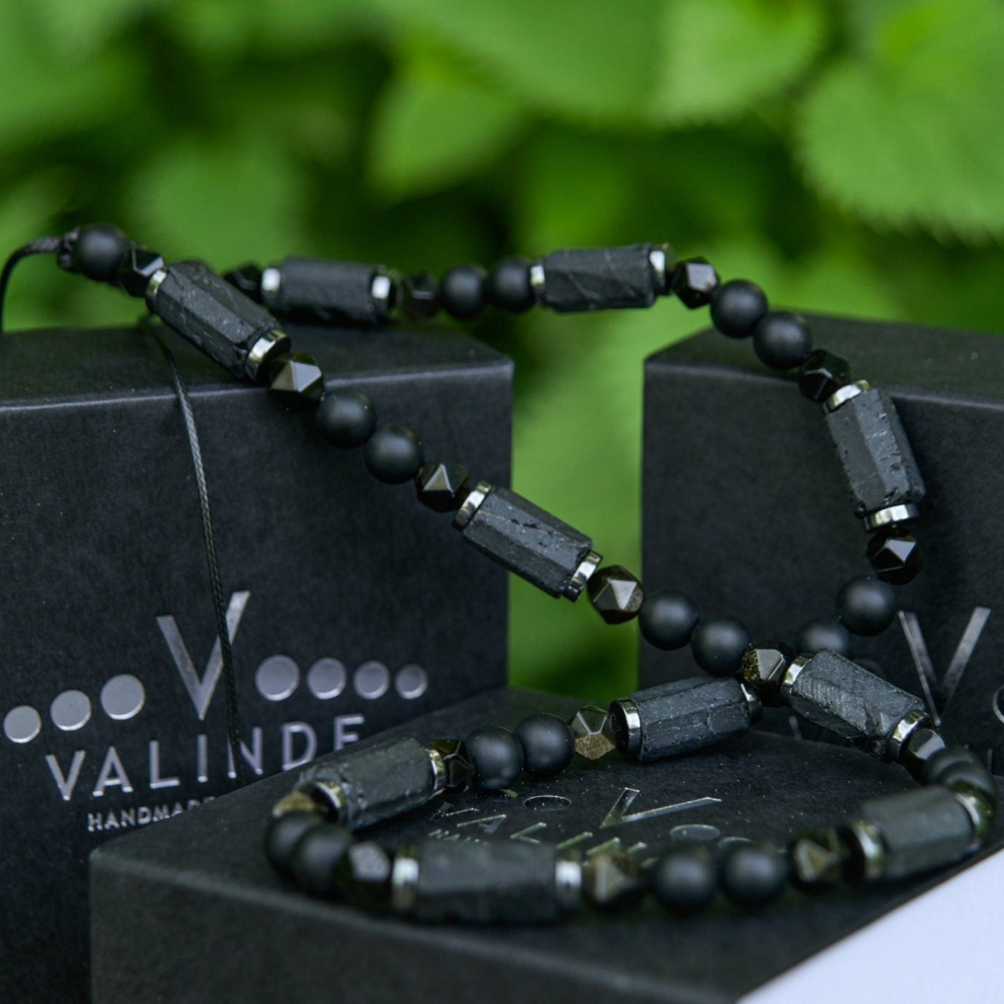 Raw Tourmaline Necklace, Men's Black Onyx Obsidian Beaded Necklace, Black Crystal Short Necklace, Gift for Men, Adjustable Necklace for Men - Shamballa Necklace - Birthstone Necklace - Gemstone Necklace Men - Chakra Necklace - Macrame Necklace - Healing Necklace - Valinde