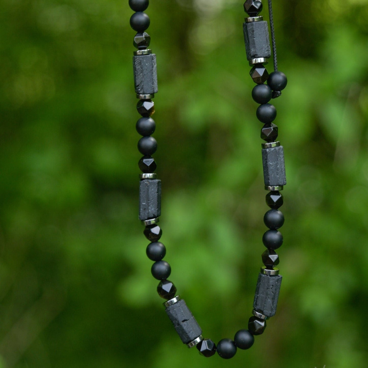 Raw Tourmaline Necklace, Men's Black Onyx Obsidian Beaded Necklace, Black Crystal Short Necklace, Gift for Men, Adjustable Necklace for Men - Shamballa Necklace - Birthstone Necklace - Gemstone Necklace Men - Chakra Necklace - Macrame Necklace - Healing Necklace - Valinde