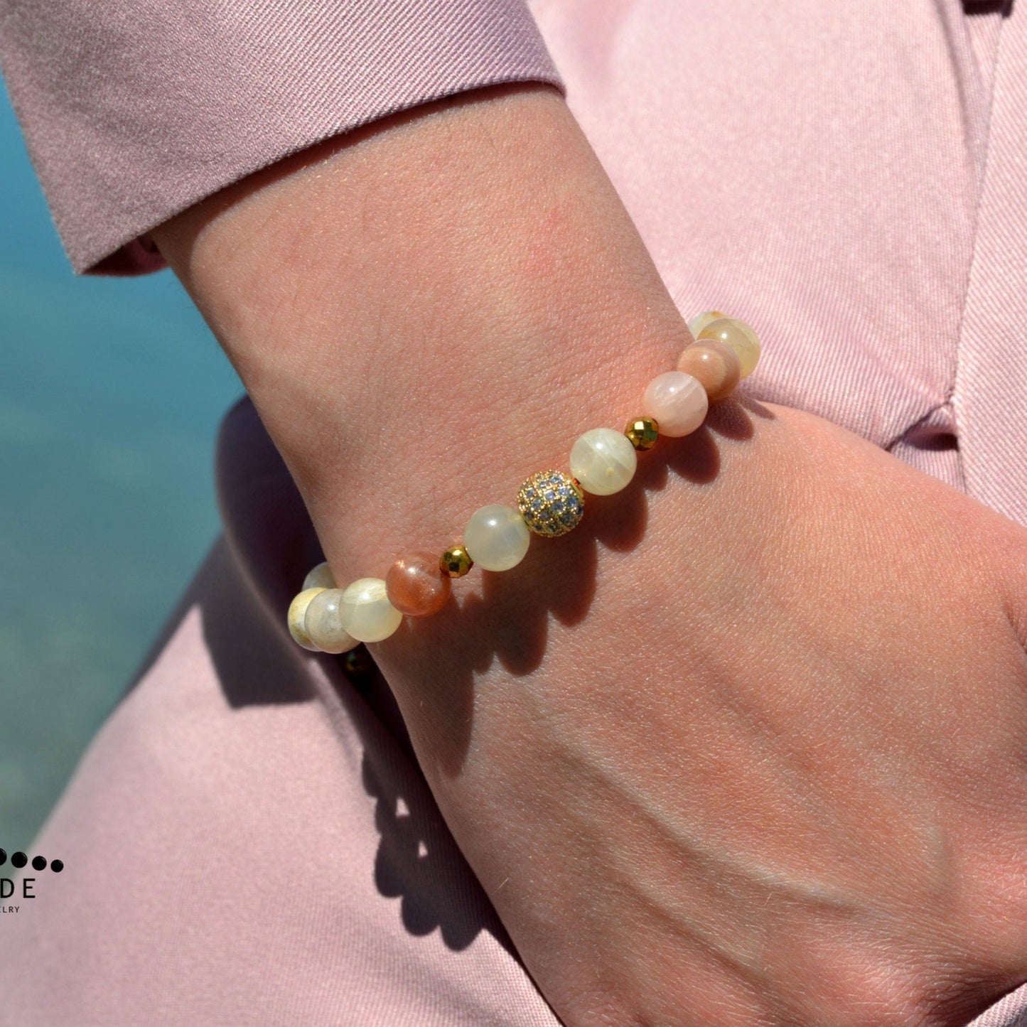 Sunstone Hematite Beaded Bracelet, Adjustable Women's Energy Bracelet, Boho Crystal Bracelet for Strength & Vitality - Shamballa Bracelet - Birthstone Bracelet - Gemstone Bracelet Women - Chakra Bracelet - Macrame Bracelet - Healing Bracelet - Valinde