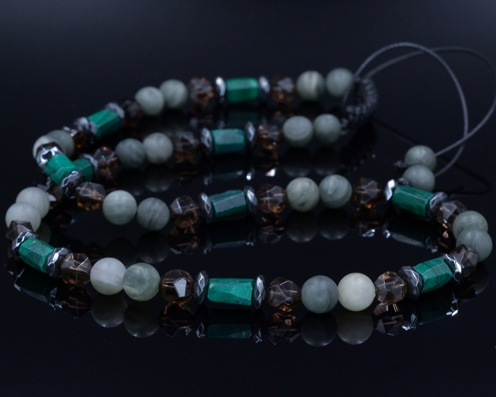 Raw Malachite Necklace for Men - Men's Short Crystal Necklace - Smoky Quartz and Agate Beaded Necklace - Gift for Men - Adjustable Necklace- Shamballa Necklace - Birthstone Necklace - Gemstone Necklace Men - Chakra Necklace - Macrame Necklace  - Healing Necklace - Valinde
