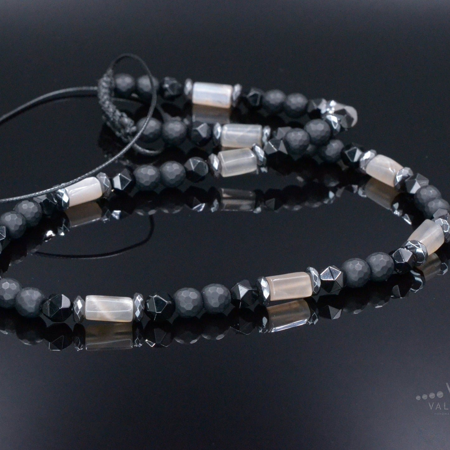 Men's Sunstone Necklace - Black Onyx Agate Hematite Beads Necklace - Short Adjustable Stone Necklace - Gift for Men - Father's Day Gift- Shamballa Necklace - Birthstone Necklace - Gemstone Necklace Men - Chakra Necklace - Macrame Necklace  - Healing Necklace - Valinde

