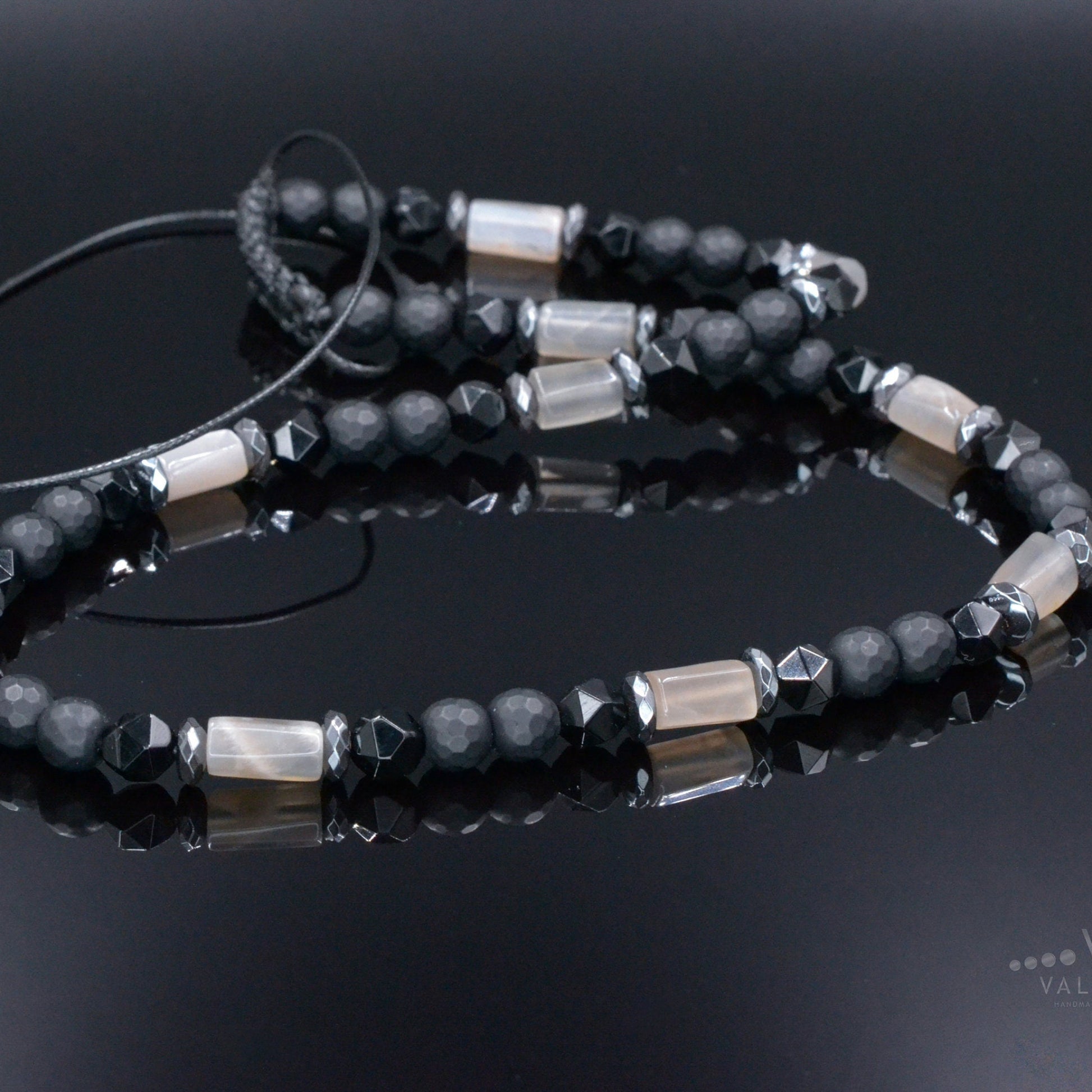 Men's Sunstone Necklace - Black Onyx Agate Hematite Beads Necklace - Short Adjustable Stone Necklace - Gift for Men - Father's Day Gift- Shamballa Necklace - Birthstone Necklace - Gemstone Necklace Men - Chakra Necklace - Macrame Necklace  - Healing Necklace - Valinde
