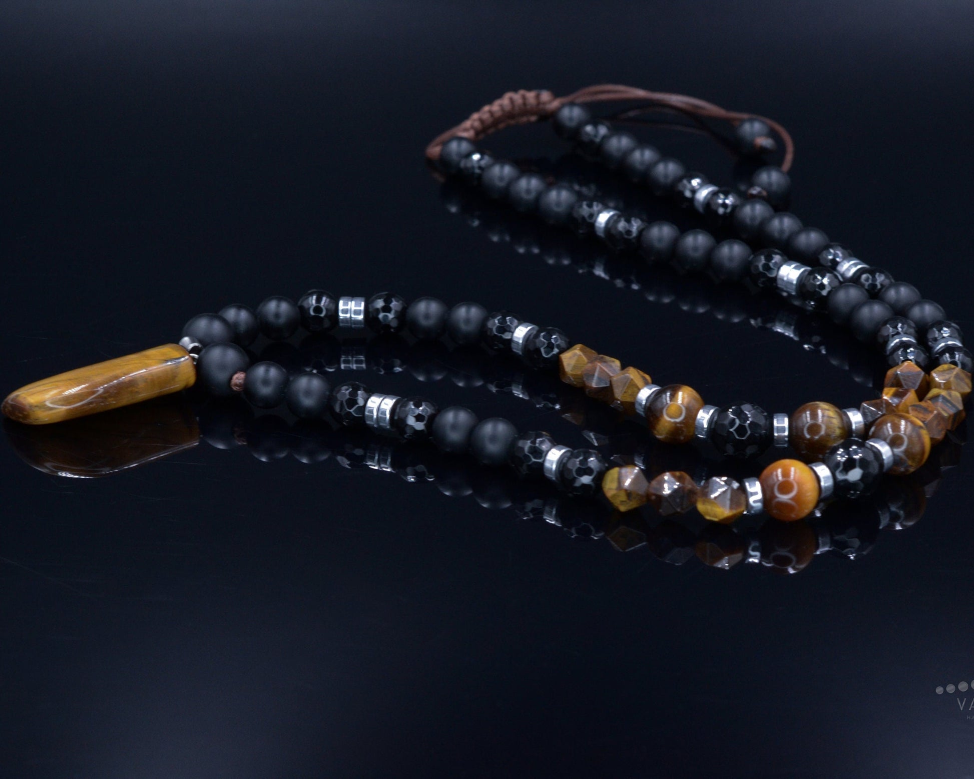 Tiger's Eye Pendant Necklace for Men - Long Crystal Necklace - Men's Black Onyx Necklace & Hematite - Gift for Men - Beaded Necklace - Shamballa Necklace - Birthstone Necklace - Gemstone Necklace Men - Chakra Necklace - Macrame Necklace  - Healing Necklace - Valinde

